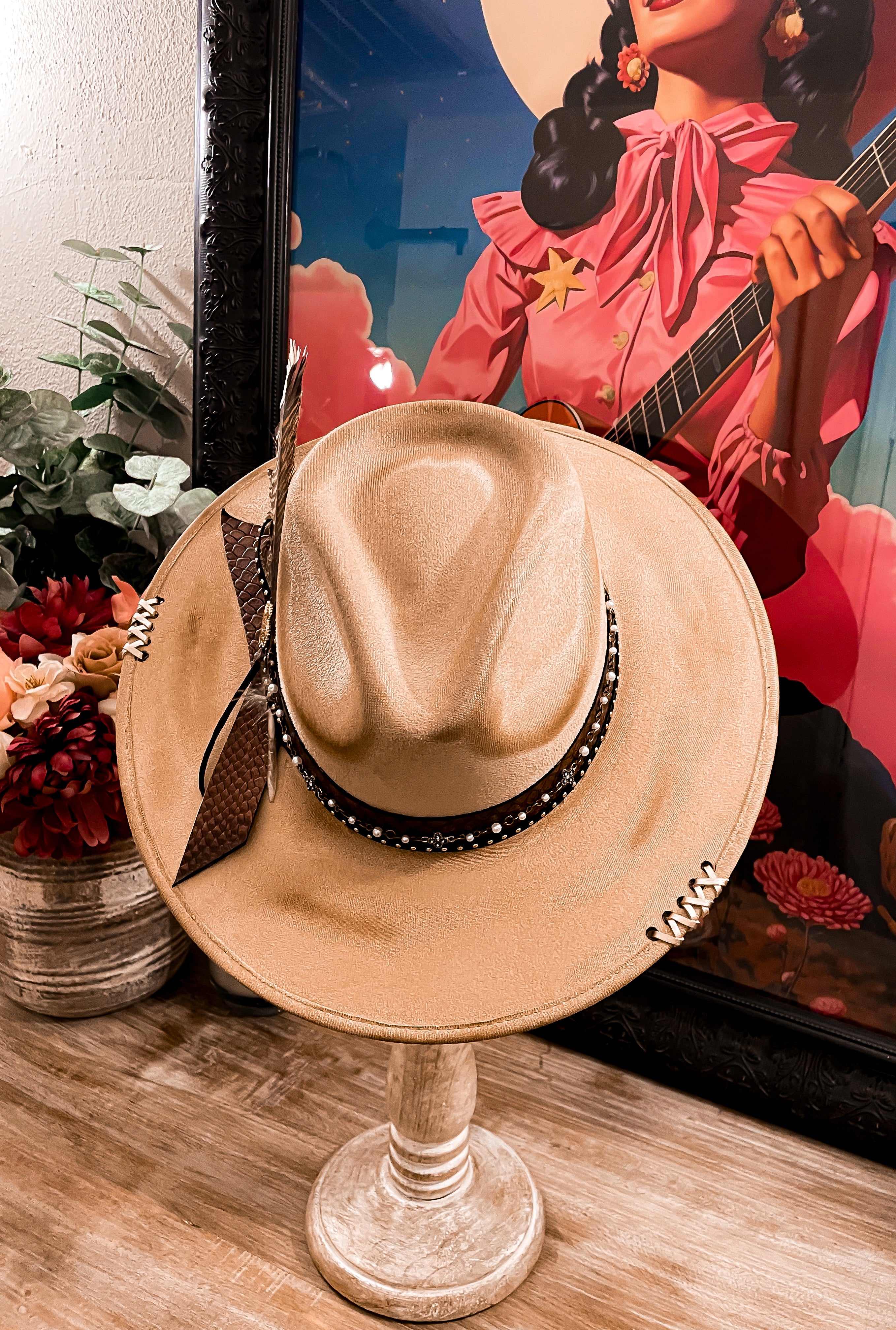 GOLDEN VAQUERA - SOLD