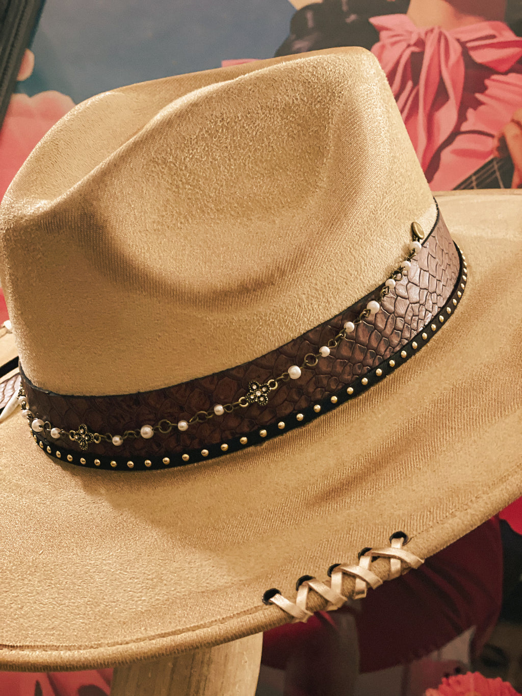 GOLDEN VAQUERA - SOLD